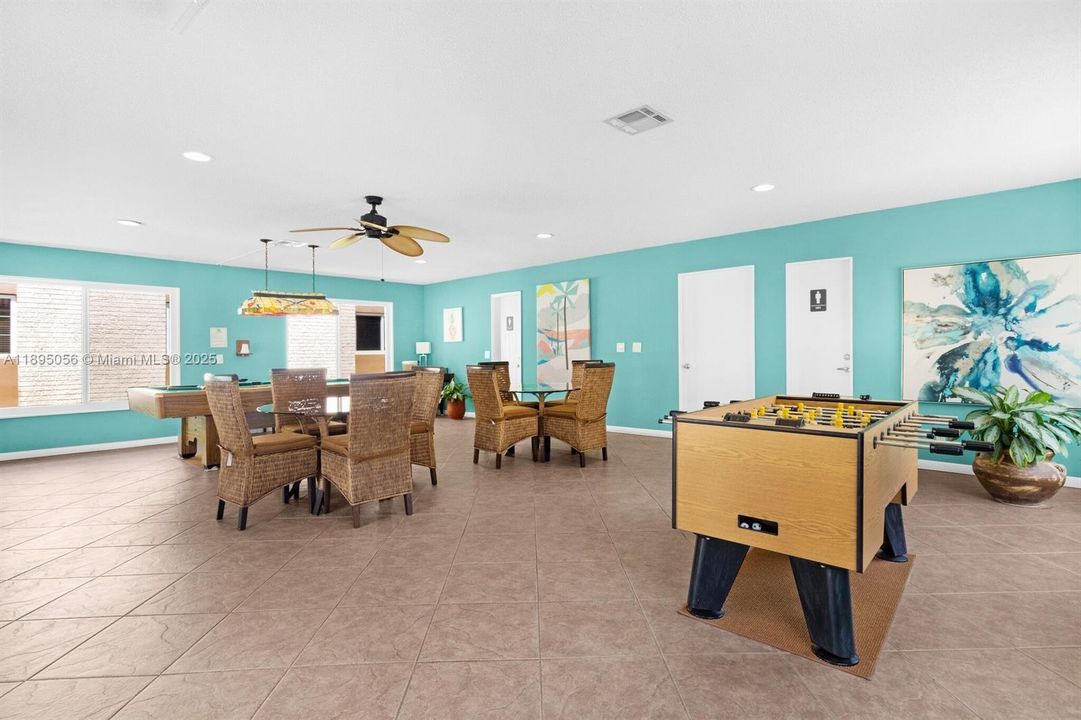 На продажу: $149,900 (1 спален, 1 ванн, 750 Квадратных фут)