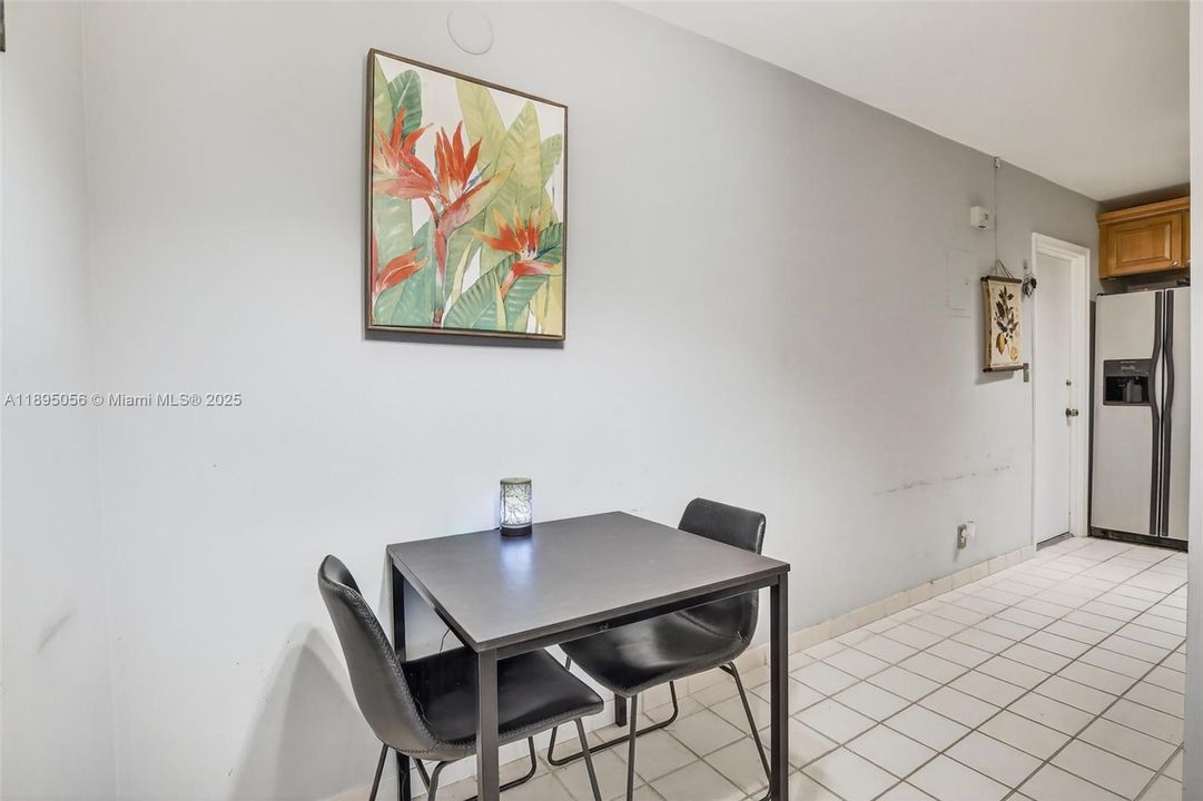 На продажу: $149,900 (1 спален, 1 ванн, 750 Квадратных фут)