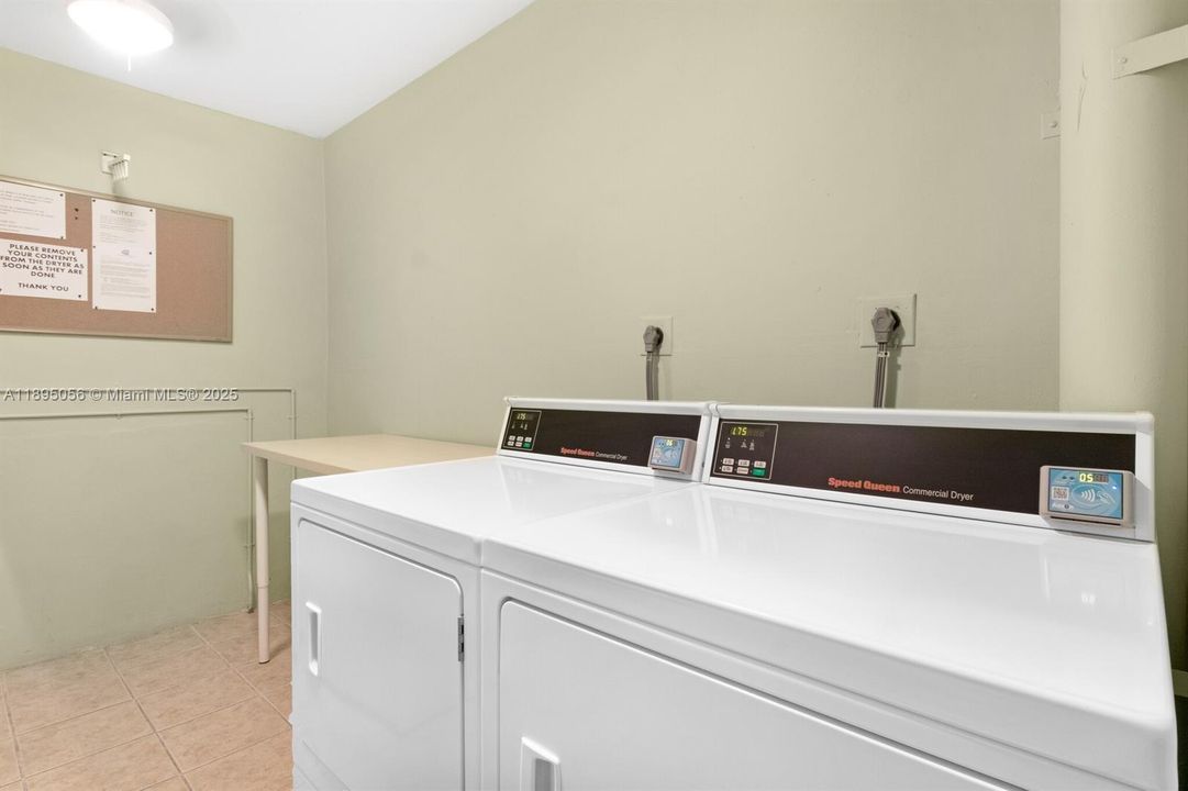 На продажу: $149,900 (1 спален, 1 ванн, 750 Квадратных фут)