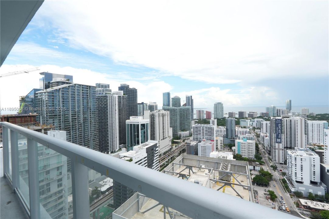 Recently Rented: $2,450 (1 beds, 1 baths, 783 Square Feet)