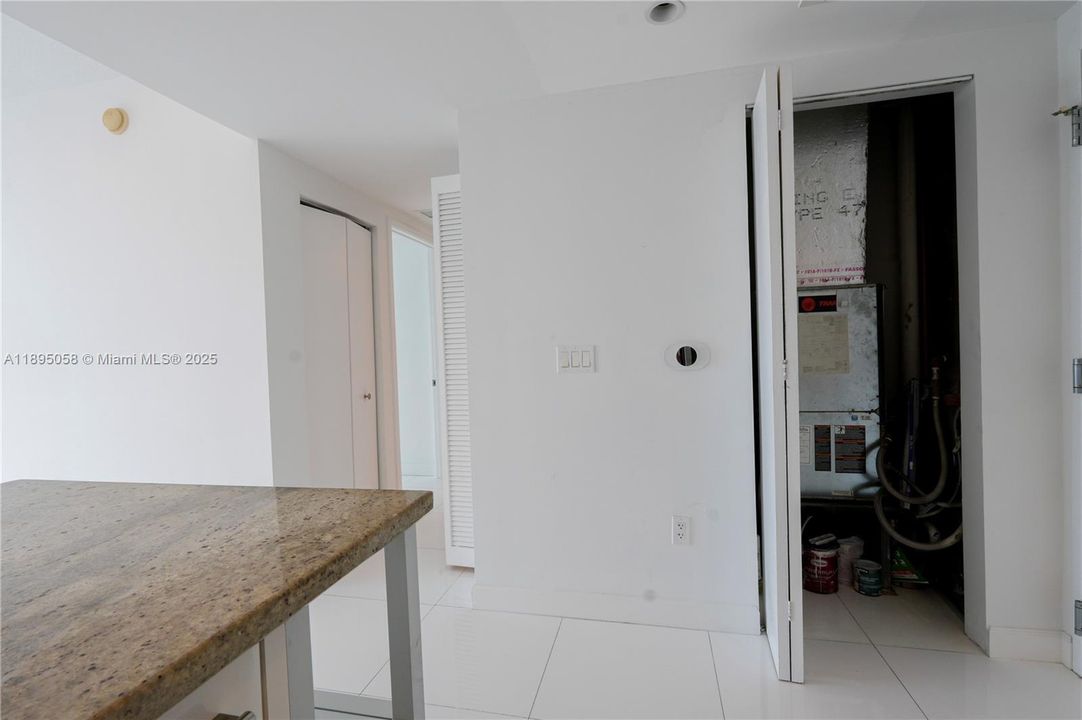 Recently Rented: $2,450 (1 beds, 1 baths, 783 Square Feet)