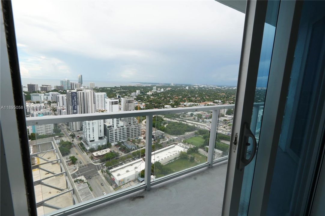 Recently Rented: $2,450 (1 beds, 1 baths, 783 Square Feet)