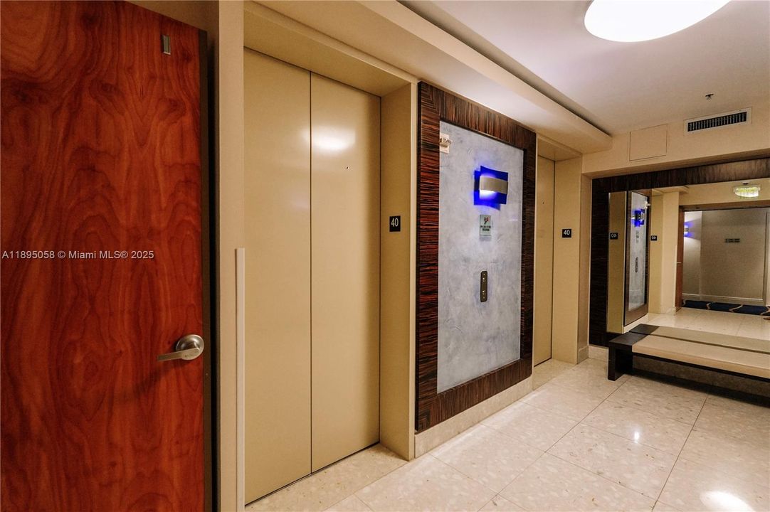 Recently Rented: $2,450 (1 beds, 1 baths, 783 Square Feet)