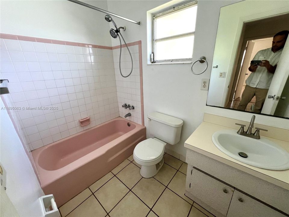 For Sale: $139,990 (1 beds, 1 baths, 620 Square Feet)