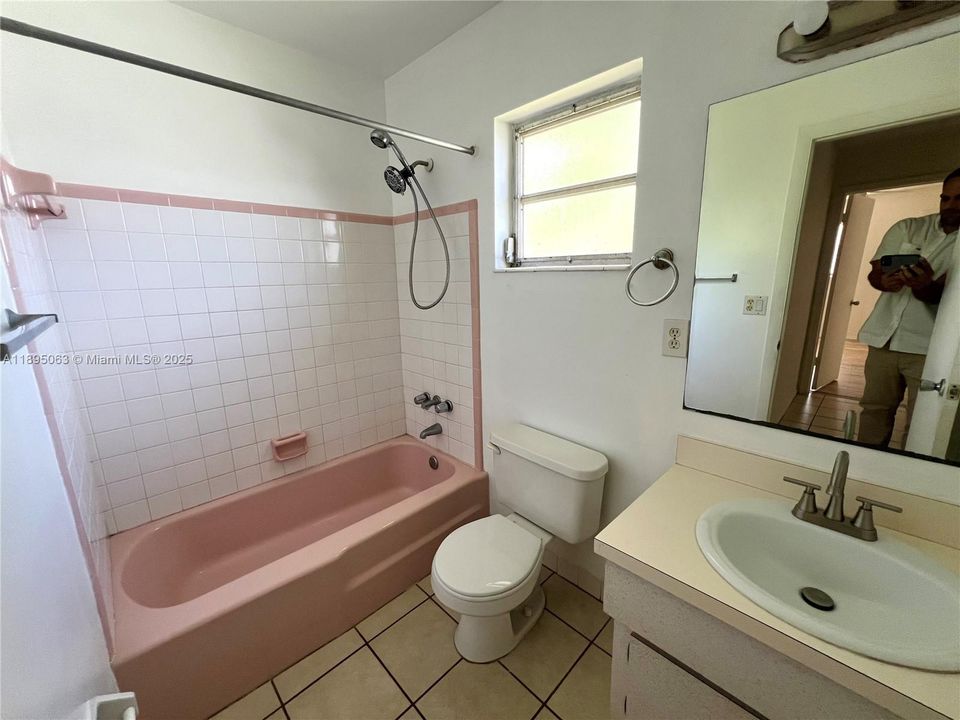 For Sale: $139,990 (1 beds, 1 baths, 620 Square Feet)