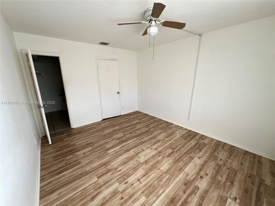 For Sale: $139,990 (1 beds, 1 baths, 620 Square Feet)