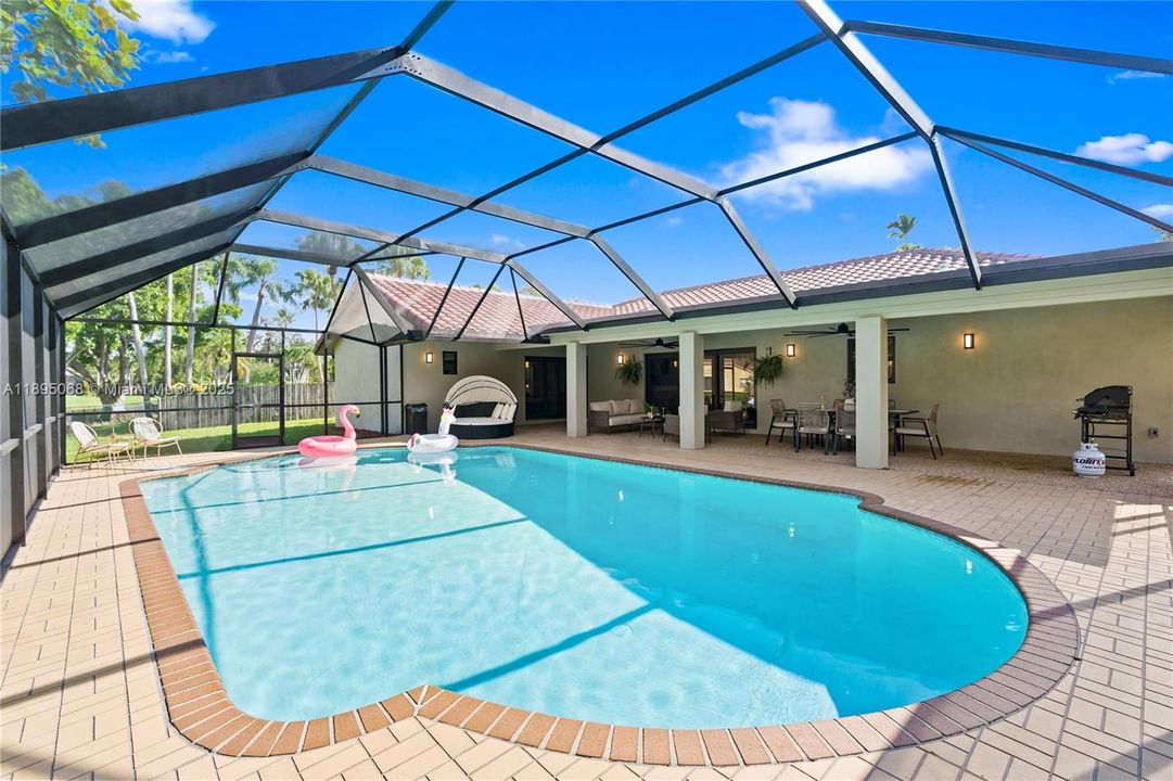 Active With Contract: $1,175,000 (4 beds, 3 baths, 2580 Square Feet)