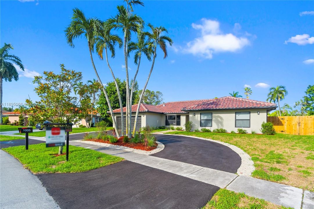 Active With Contract: $1,175,000 (4 beds, 3 baths, 2580 Square Feet)