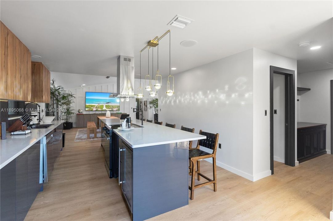 Active With Contract: $1,175,000 (4 beds, 3 baths, 2580 Square Feet)