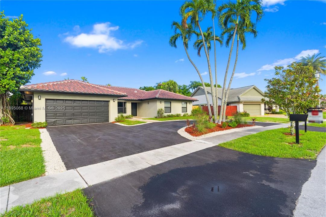 Active With Contract: $1,175,000 (4 beds, 3 baths, 2580 Square Feet)