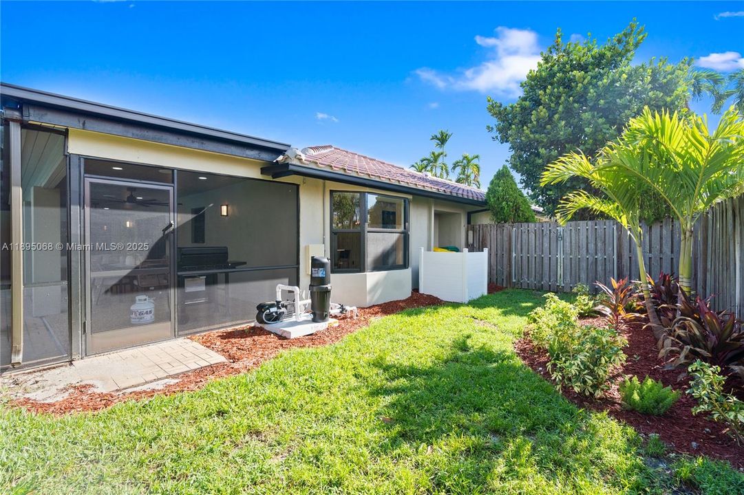 Active With Contract: $1,175,000 (4 beds, 3 baths, 2580 Square Feet)