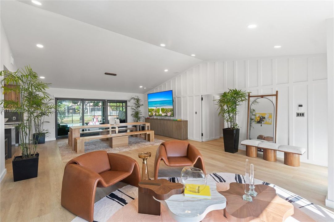 Active With Contract: $1,175,000 (4 beds, 3 baths, 2580 Square Feet)