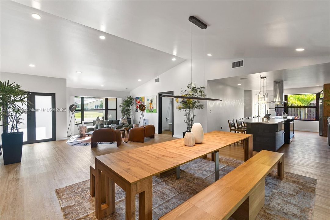 Active With Contract: $1,175,000 (4 beds, 3 baths, 2580 Square Feet)