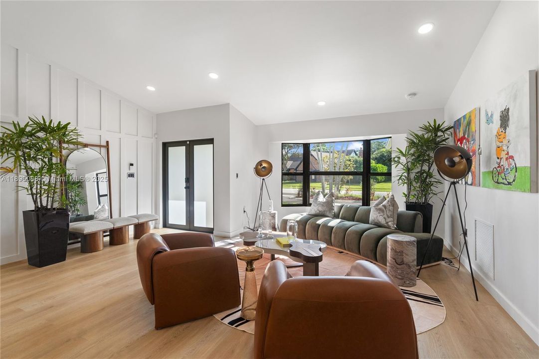 Active With Contract: $1,175,000 (4 beds, 3 baths, 2580 Square Feet)