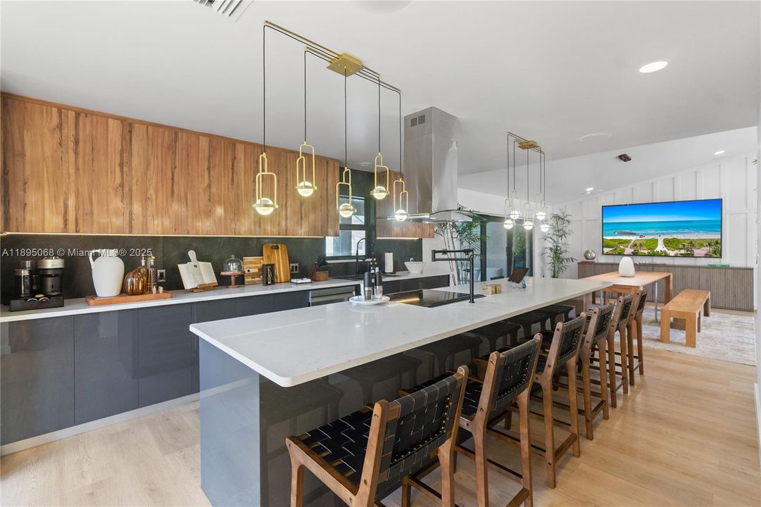 Active With Contract: $1,175,000 (4 beds, 3 baths, 2580 Square Feet)