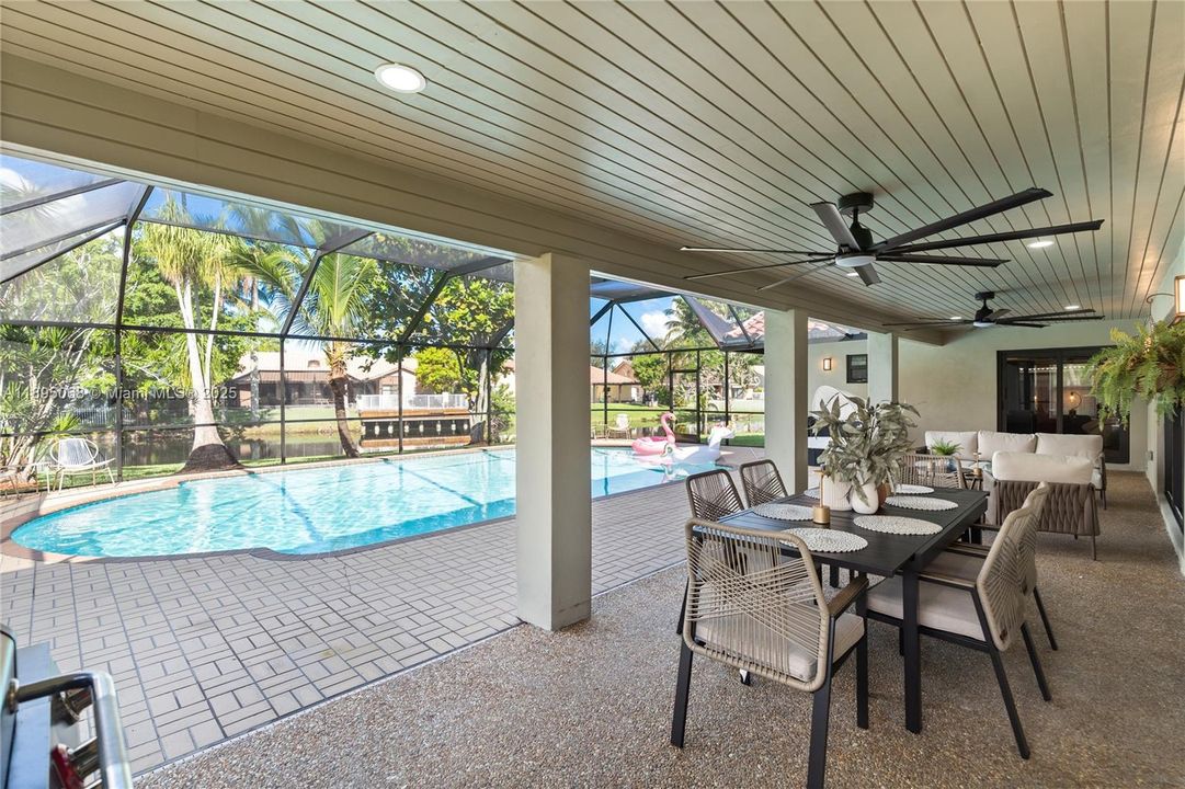 Active With Contract: $1,175,000 (4 beds, 3 baths, 2580 Square Feet)