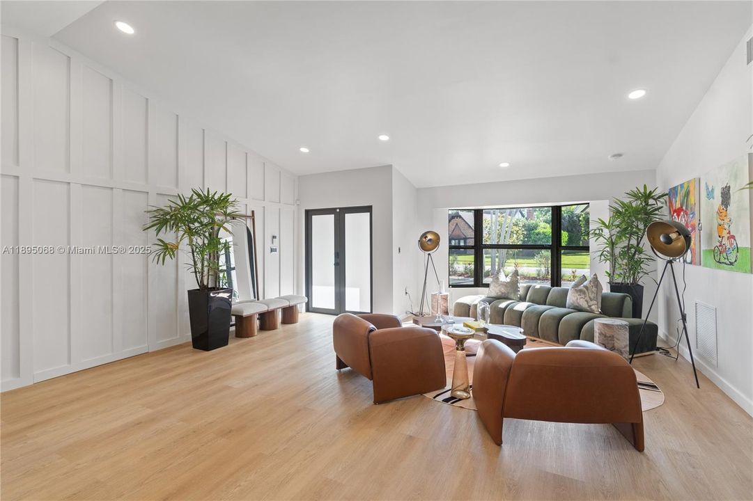 Active With Contract: $1,175,000 (4 beds, 3 baths, 2580 Square Feet)