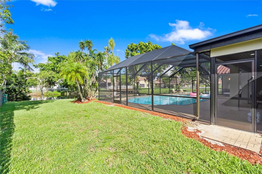 Active With Contract: $1,175,000 (4 beds, 3 baths, 2580 Square Feet)