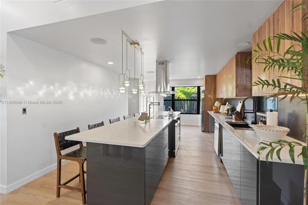 Active With Contract: $1,175,000 (4 beds, 3 baths, 2580 Square Feet)