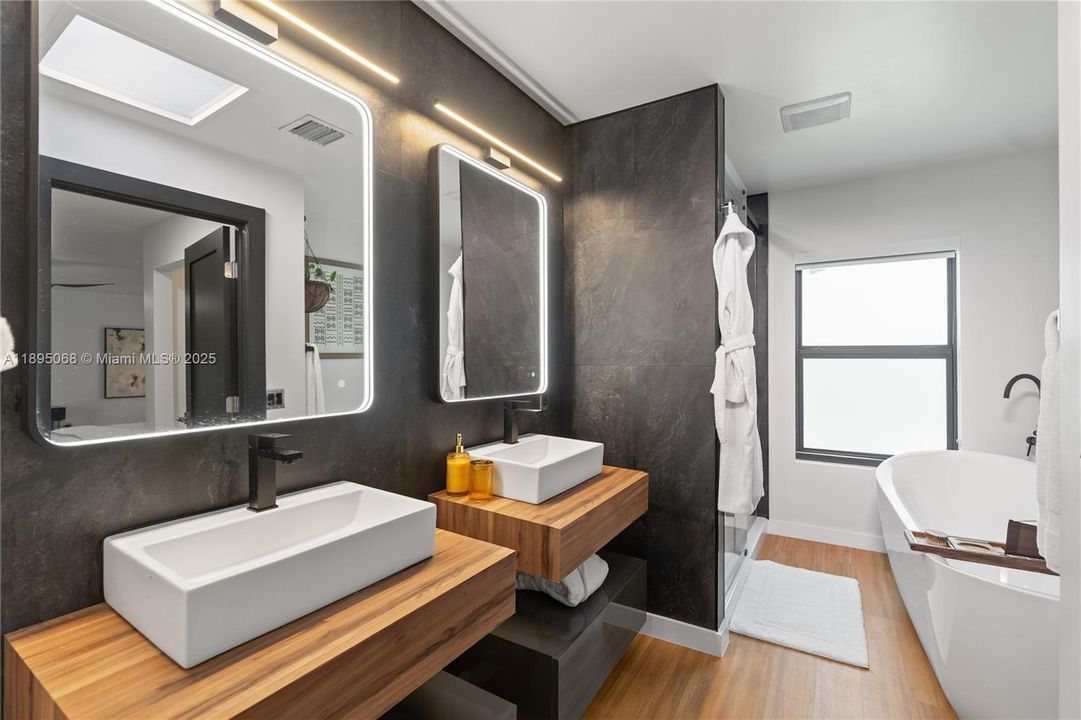 Active With Contract: $1,175,000 (4 beds, 3 baths, 2580 Square Feet)