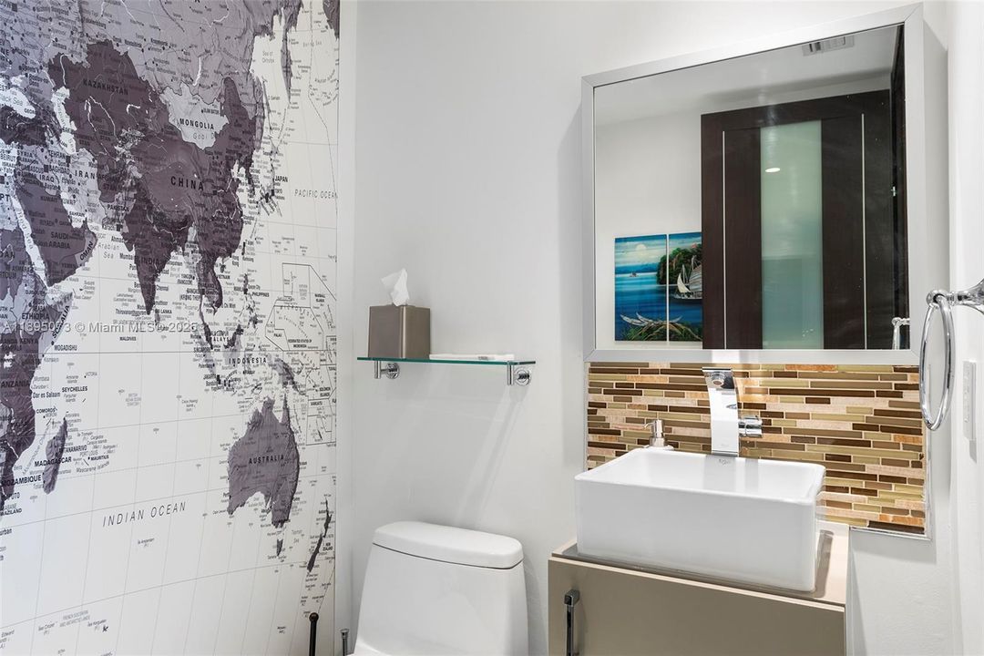 合同活跃: $25,000 (2 贝兹, 2 浴室, 1870 平方英尺)