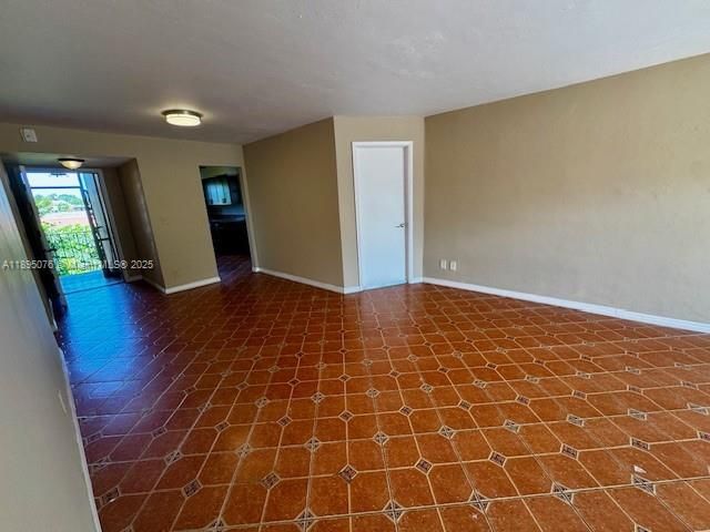 For Rent: $2,450 (3 beds, 2 baths, 1116 Square Feet)