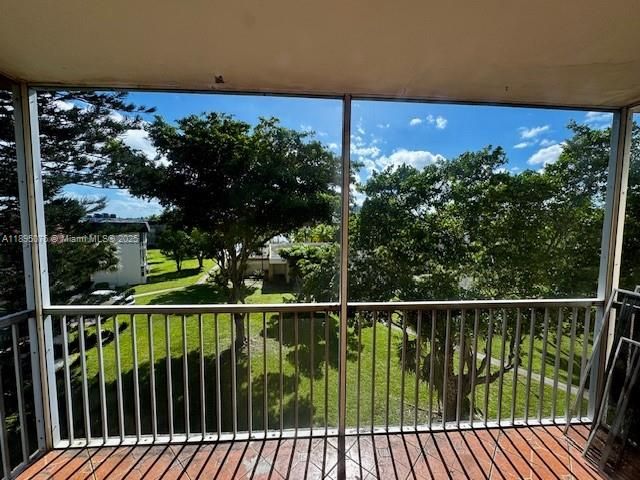 For Rent: $2,450 (3 beds, 2 baths, 1116 Square Feet)