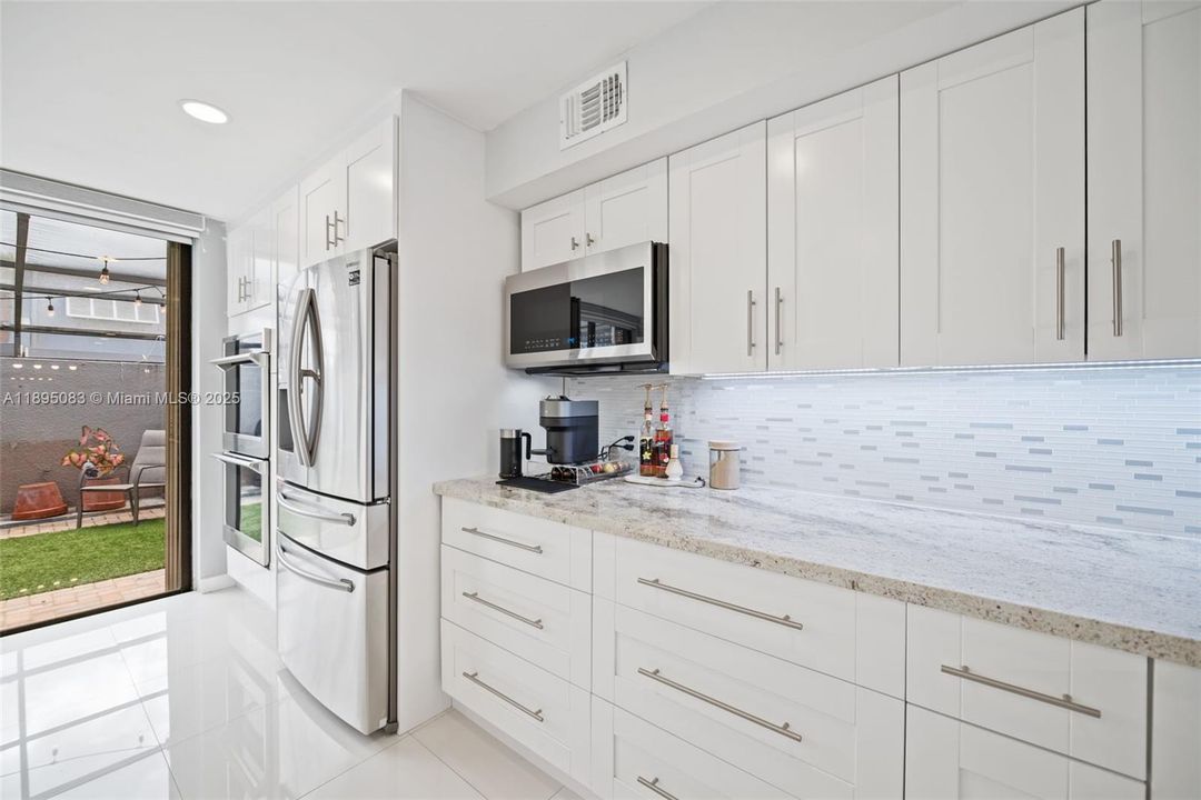 合同活跃: $419,000 (2 贝兹, 1 浴室, 1482 平方英尺)