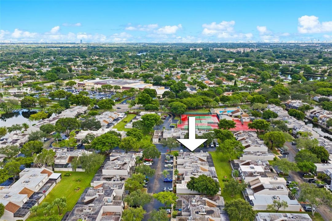 合同活跃: $419,000 (2 贝兹, 1 浴室, 1482 平方英尺)