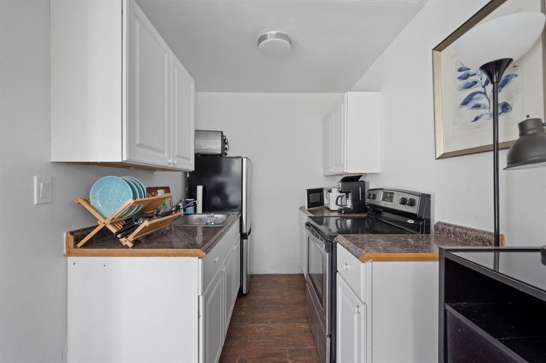 Groom's Kitchen