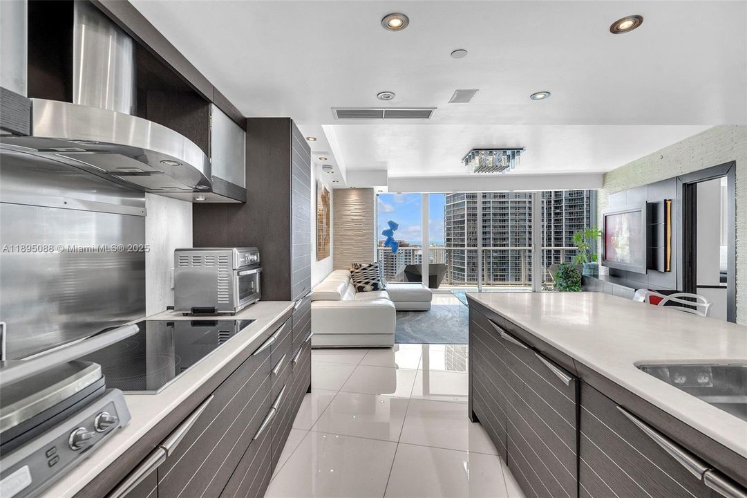 Недавно арендовано: $8,000 (2 спален, 2 ванн, 1500 Квадратных фут)