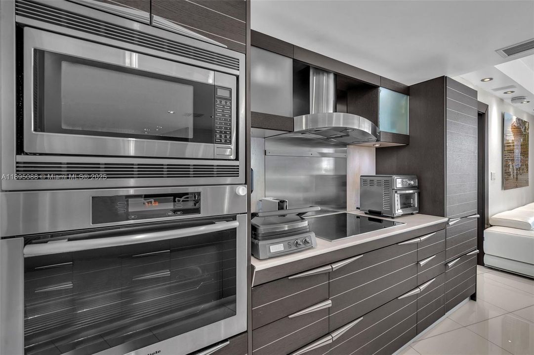 Недавно арендовано: $8,000 (2 спален, 2 ванн, 1500 Квадратных фут)