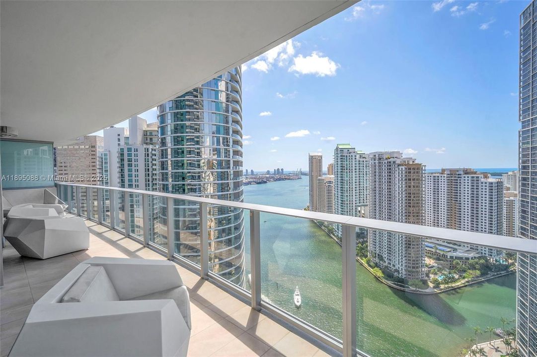 Недавно арендовано: $8,000 (2 спален, 2 ванн, 1500 Квадратных фут)