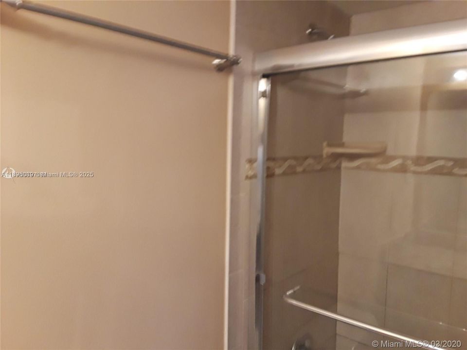 Recently Rented: $1,800 (1 beds, 1 baths, 924 Square Feet)