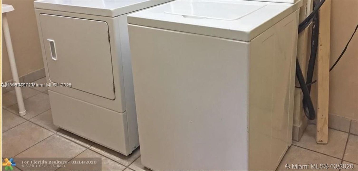 Recently Rented: $1,800 (1 beds, 1 baths, 924 Square Feet)