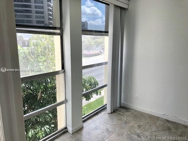 Recently Rented: $1,800 (1 beds, 1 baths, 924 Square Feet)