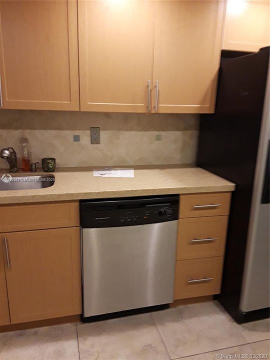 Recently Rented: $1,800 (1 beds, 1 baths, 924 Square Feet)