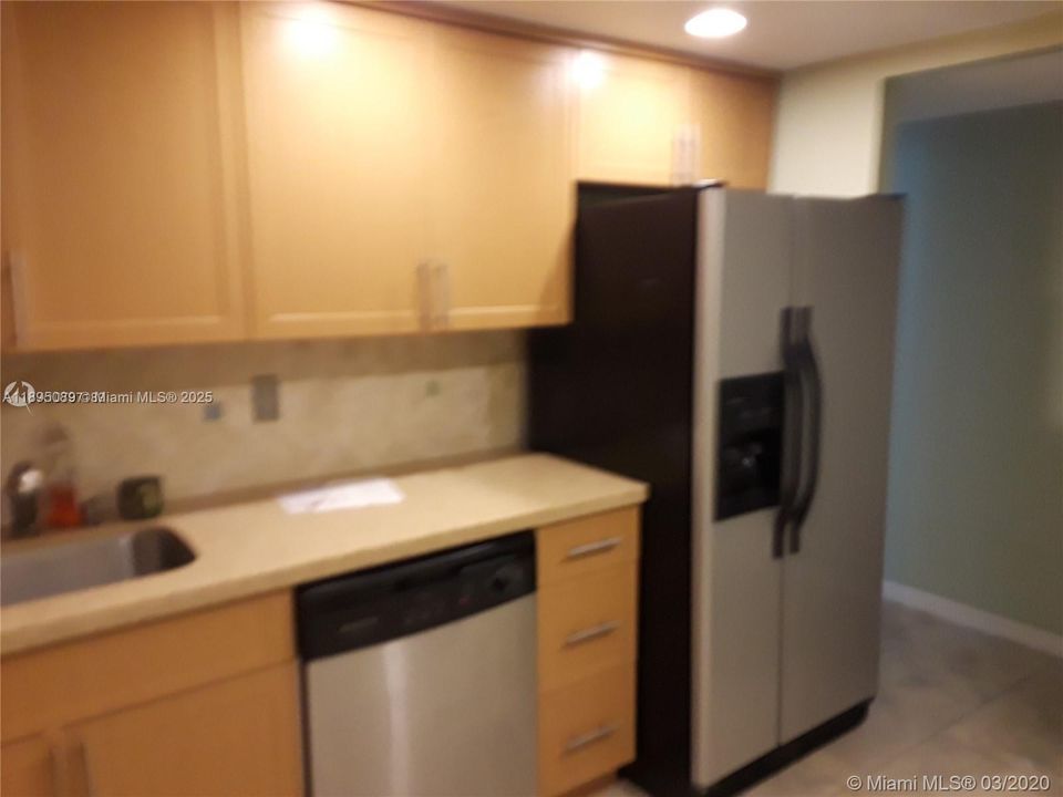 Recently Rented: $1,800 (1 beds, 1 baths, 924 Square Feet)