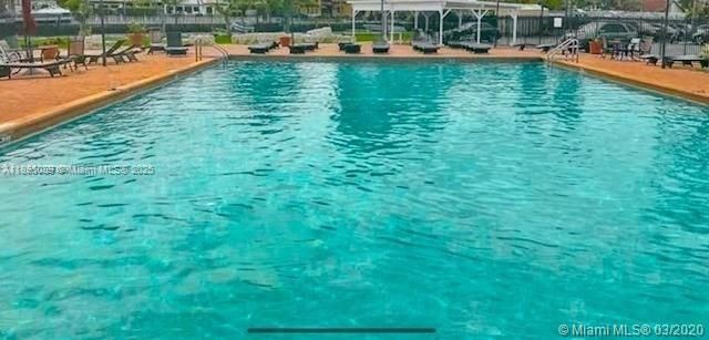 Recently Rented: $1,800 (1 beds, 1 baths, 924 Square Feet)