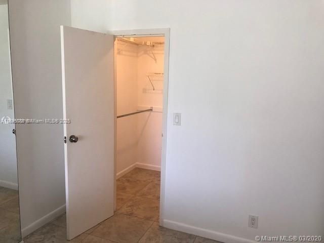 Recently Rented: $1,800 (1 beds, 1 baths, 924 Square Feet)