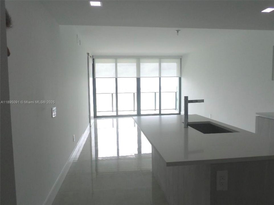 Recently Rented: $5,450 (1 beds, 1 baths, 959 Square Feet)