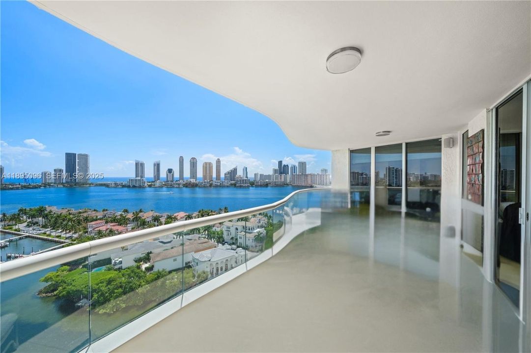 For Sale: $3,975,000 (4 beds, 3 baths, 3528 Square Feet)