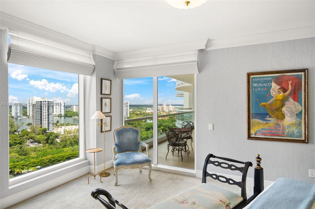 For Sale: $3,975,000 (4 beds, 3 baths, 3528 Square Feet)