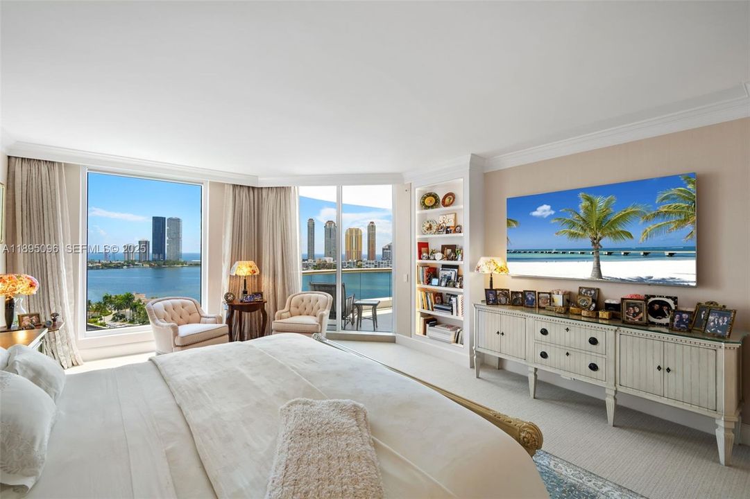 For Sale: $3,975,000 (4 beds, 3 baths, 3528 Square Feet)