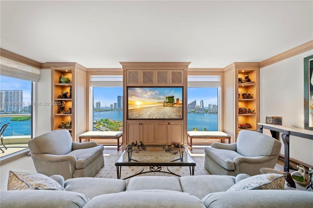 For Sale: $3,975,000 (4 beds, 3 baths, 3528 Square Feet)