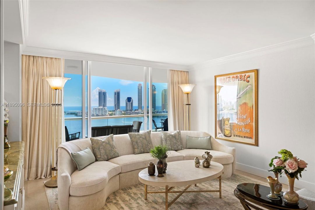 For Sale: $3,975,000 (4 beds, 3 baths, 3528 Square Feet)