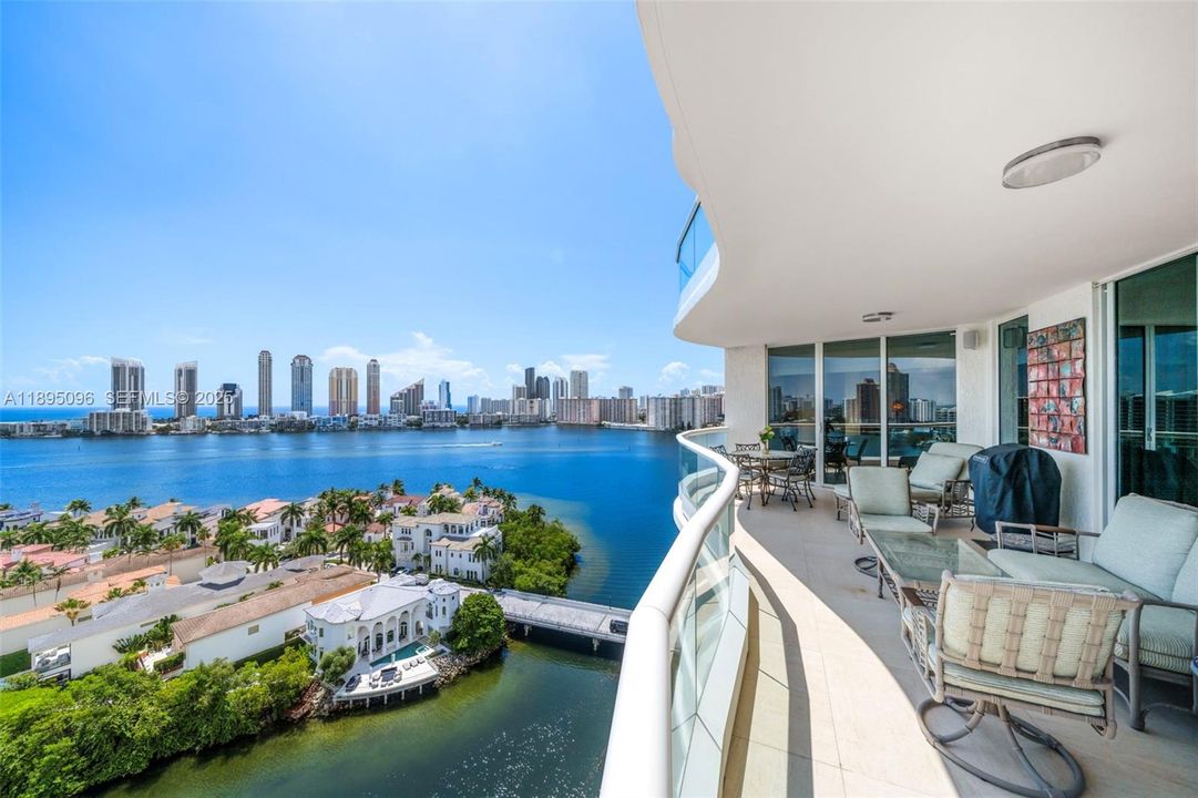 For Sale: $3,975,000 (4 beds, 3 baths, 3528 Square Feet)