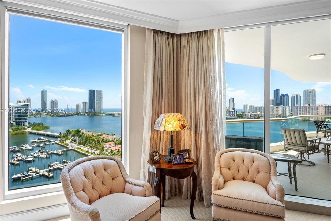 For Sale: $3,975,000 (4 beds, 3 baths, 3528 Square Feet)