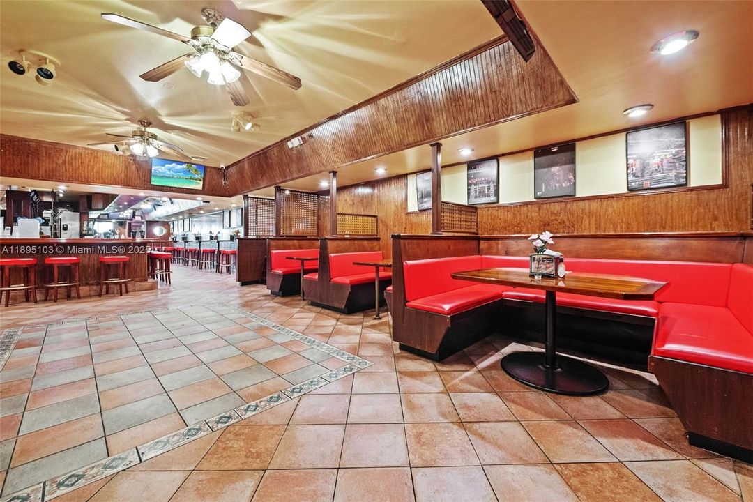 На продажу: $1,110,000 (0 спален, 0 ванн, 0 Квадратных фут)