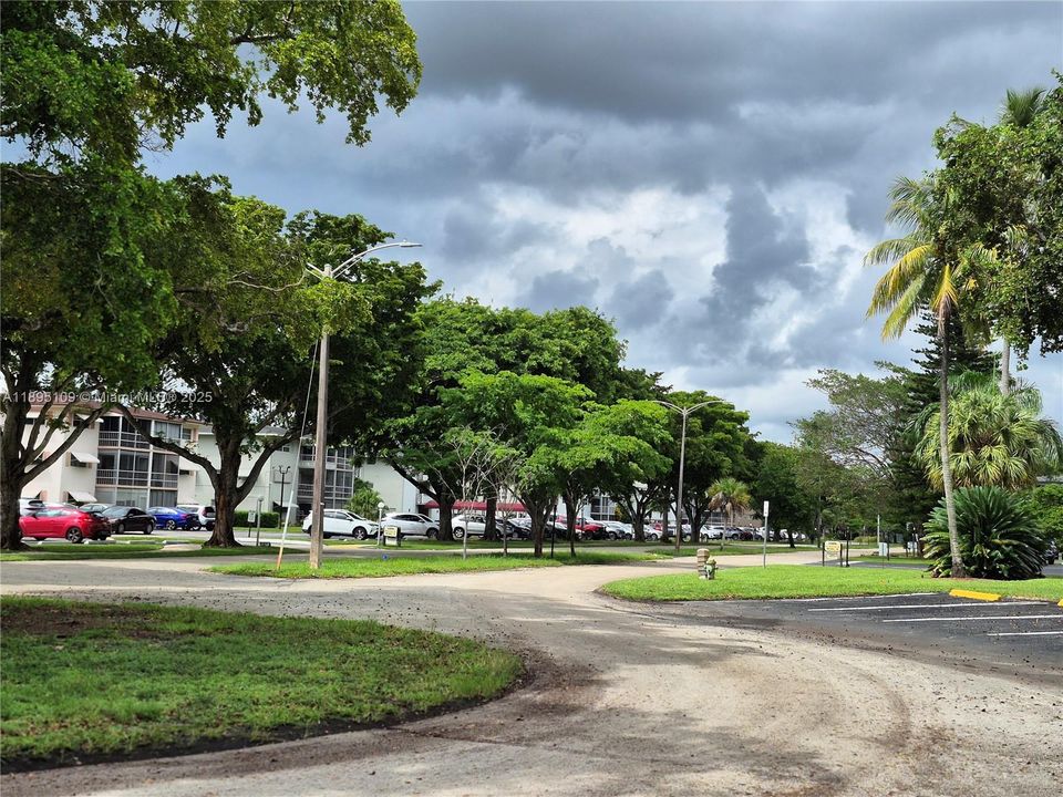 For Sale: $150,000 (2 beds, 2 baths, 899 Square Feet)